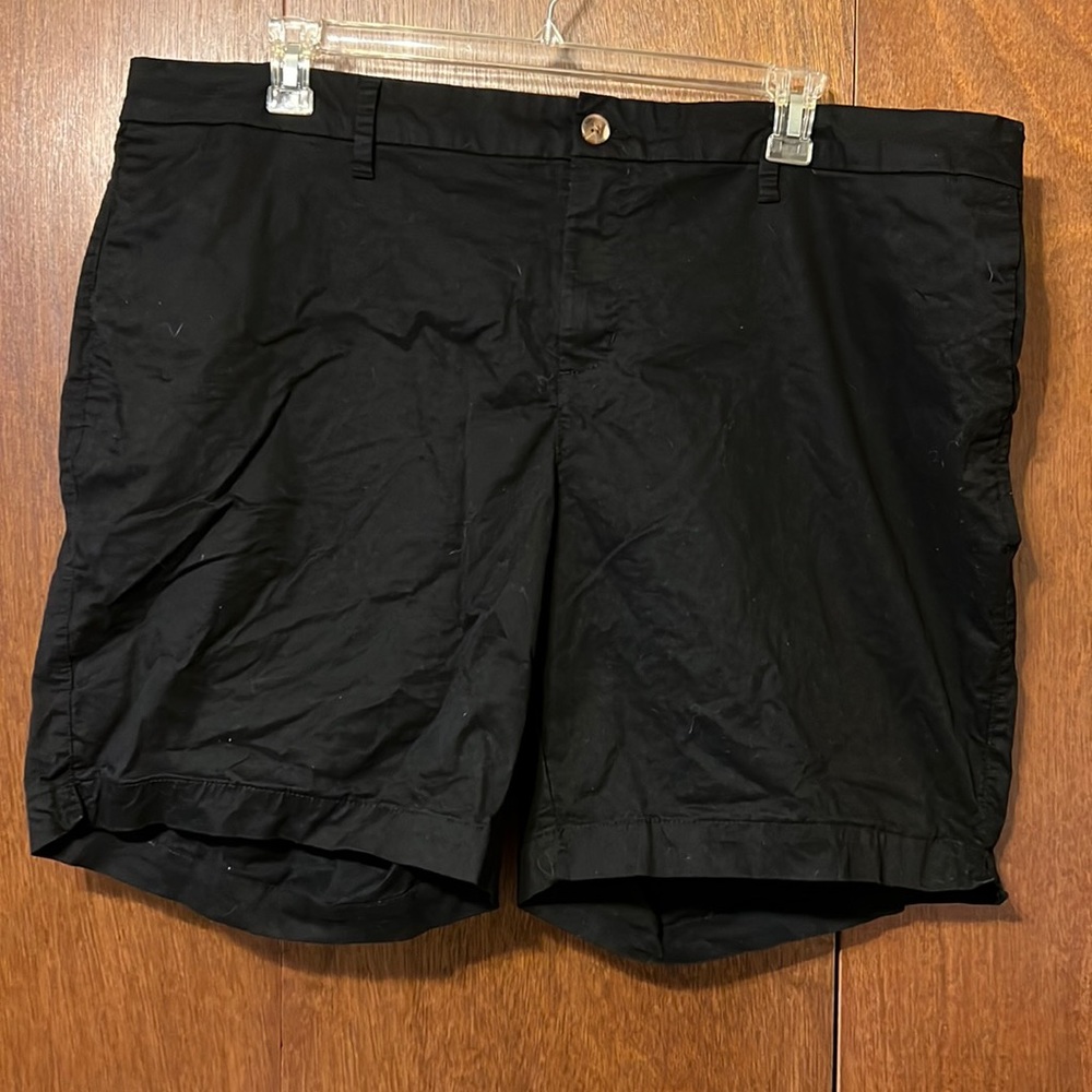 Old navy mid rise everyday shorts